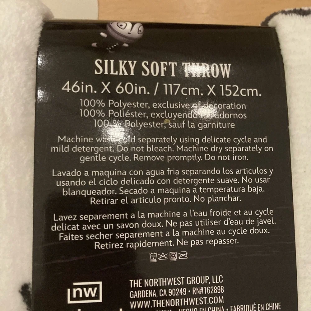 Nightmare Before Christmas - Disney Throw Blanket 60” x 46”  Black & White NWT